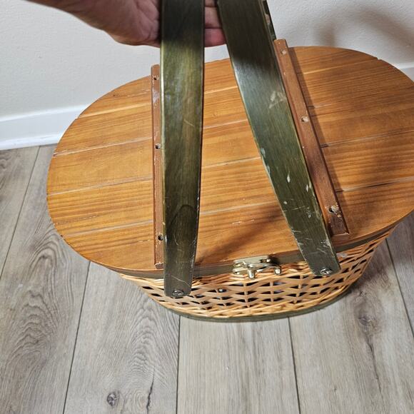 Vintage Wicker Picnic Basket with Wooden Top - Picture 8 of 8